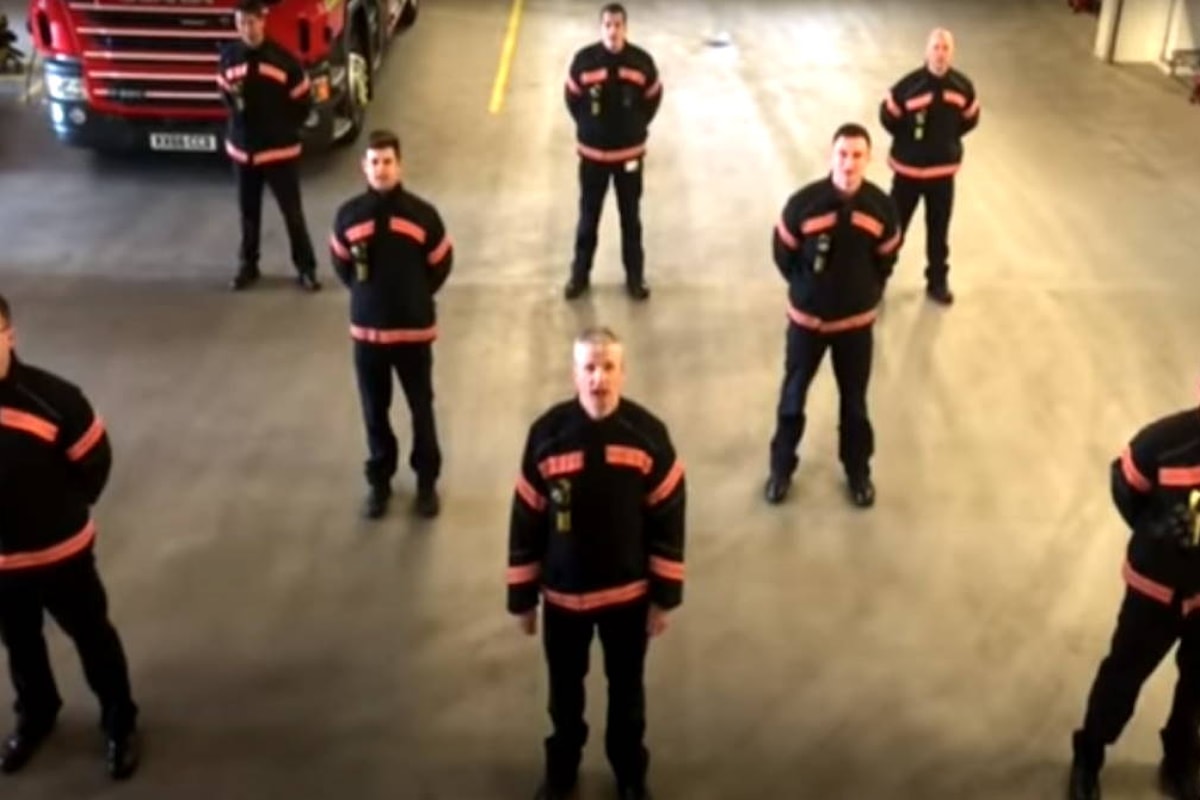In occasione del 25 aprile i compagni del Fire Brigades Union (FBU) dedicano Bella Ciao ai loro colleghi italiani