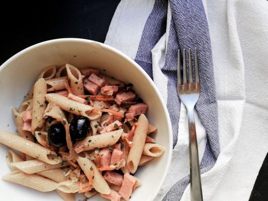 Pennette integrali saltate con vino bianco