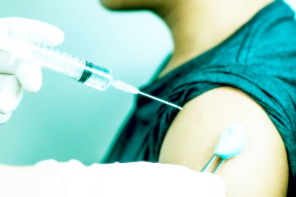 Aifa dice sì al mix di vaccini per gli under 60. Ma quali sono i reali problemi?