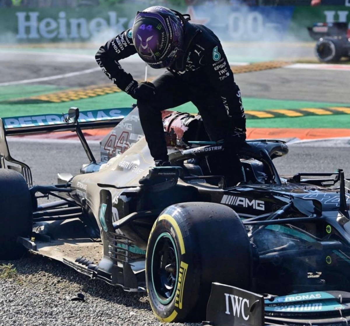 Tre posizioni indietro nella griglia di partenza del GP di Russia la penalità inflitta a Verstappen per l'incidente causato durante il GP d'Italia