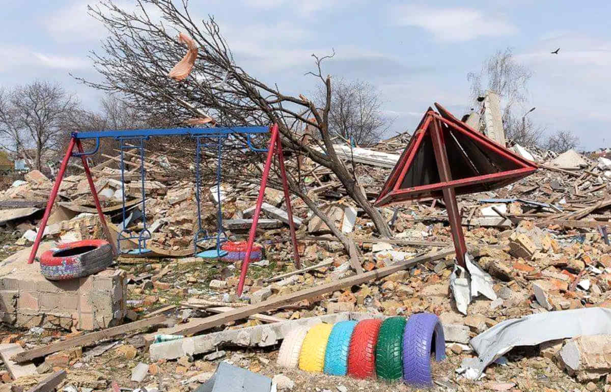 Save the Children: durante la guerra in Ucraina finora sono state danneggiate o distrutte quattro scuole materne al giorno