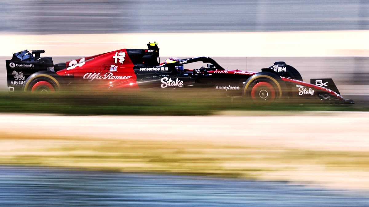 Formula 1, è l'Alfa Romeo di Zhou la più veloce in Bahrain nel secondo giorno di test prima del via alla stagione 2023