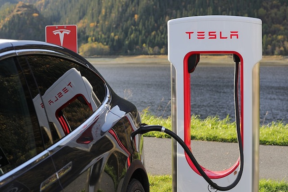 Auto elettriche, polizze e risarcimento danni
