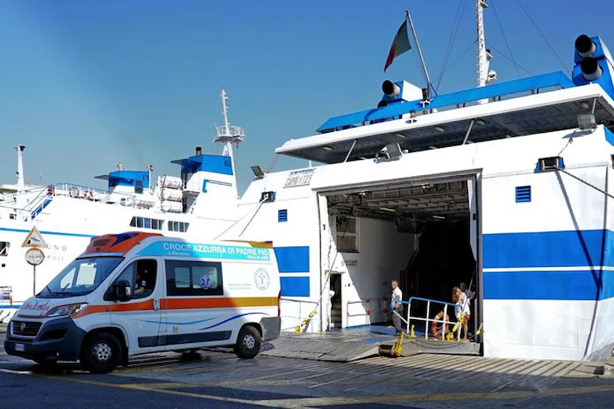Palermo: Tragedia sulla nave per Tunisi, migrante muore schiacciato