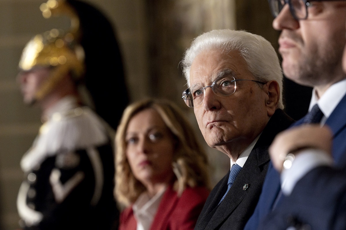 Gli auguri di fine anno di Mattarella ai rappresentanti delle istituzioni, dei partiti e della società civile che non devono esser piaciuti a Giorgia Meloni