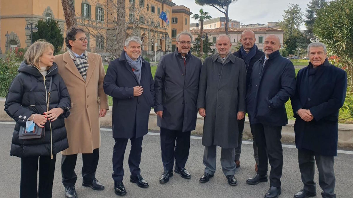 Per Natale Rocca e Schillaci sono andati al San Camillo per farsi beffe del personale sanitario