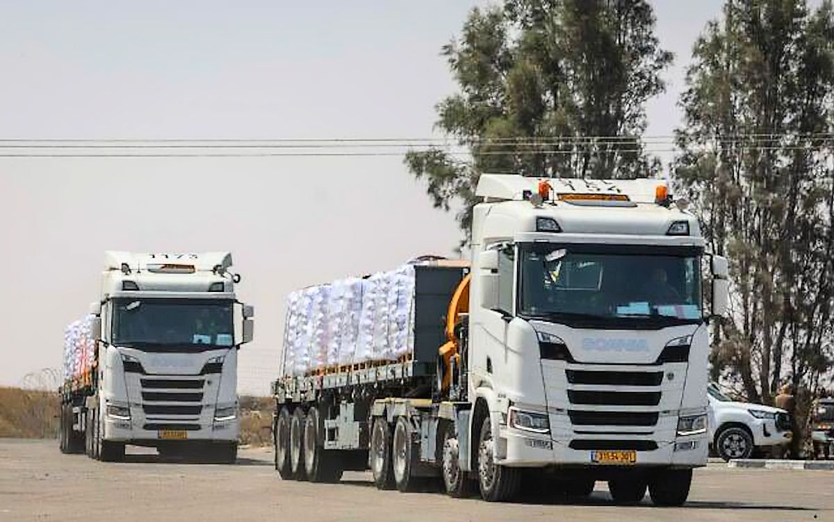 Gaza: martedì saranno 100 i camion che entreranno nella Striscia, dopo la minaccia di possibili sanzioni su Israele
