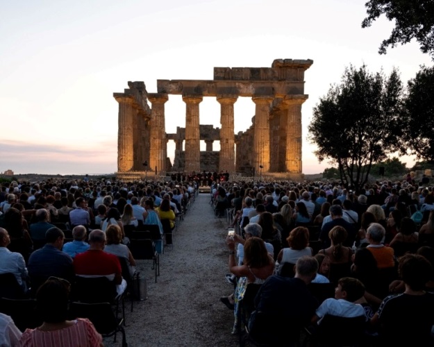 Oltre quaranta tappe da luglio a settembre, per il Festival Lirico dei Teatri di Pietra