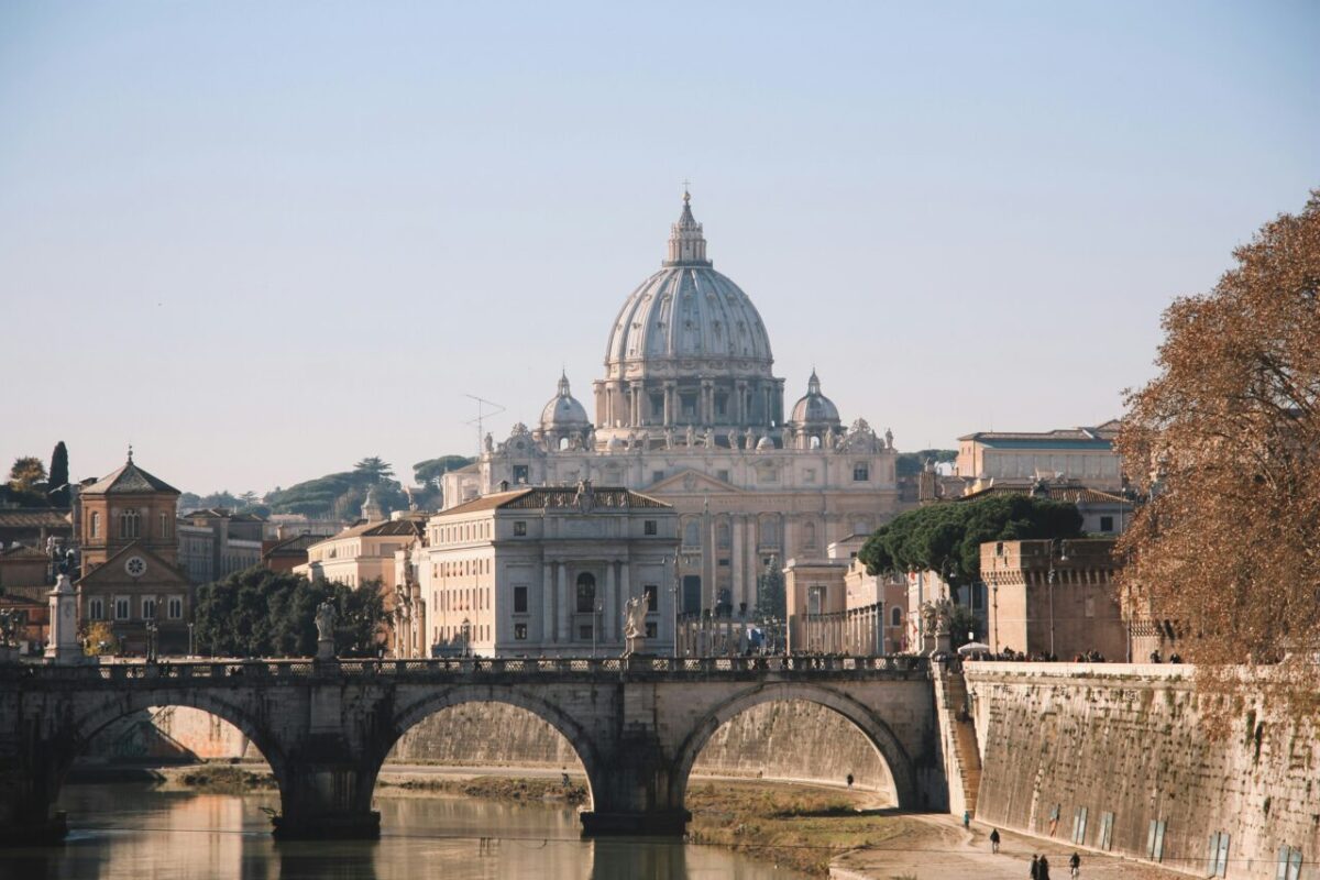 Conclave e prossimo Papa. Preti sposati auspicano riforme vere nella Chiesa: «Cristo è uno, la Chiesa è una e la fede è una. Ma il modo in cui viene espressa può essere diverso»
