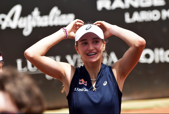 La giovanissima Luna Vujovic domina il Trofeo Bonfiglio