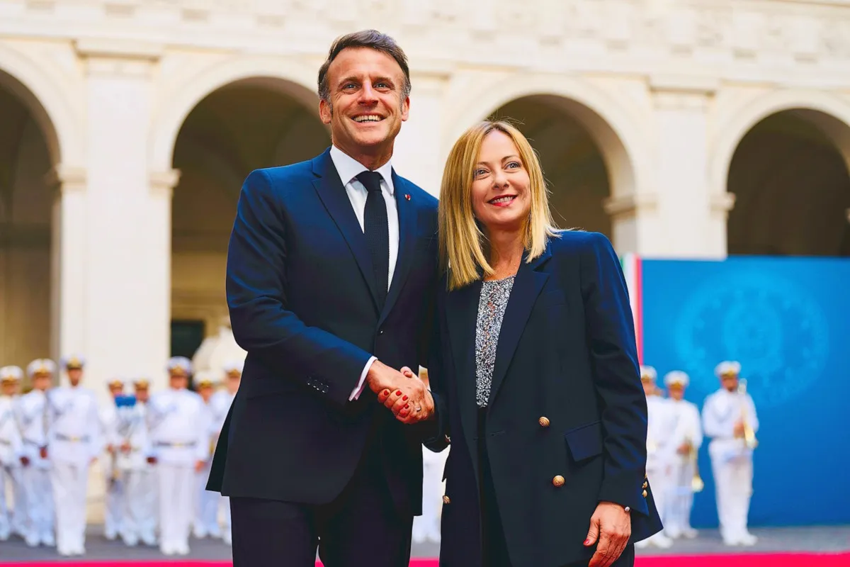 Diplomazia da copione: opacissimo il bilancio dell’incontro tra Meloni e Macron