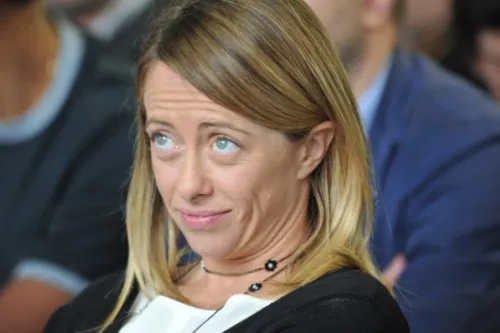 Il doppio standard del governo Meloni: settimana corta per i politici, ma non per i lavoratori italiani