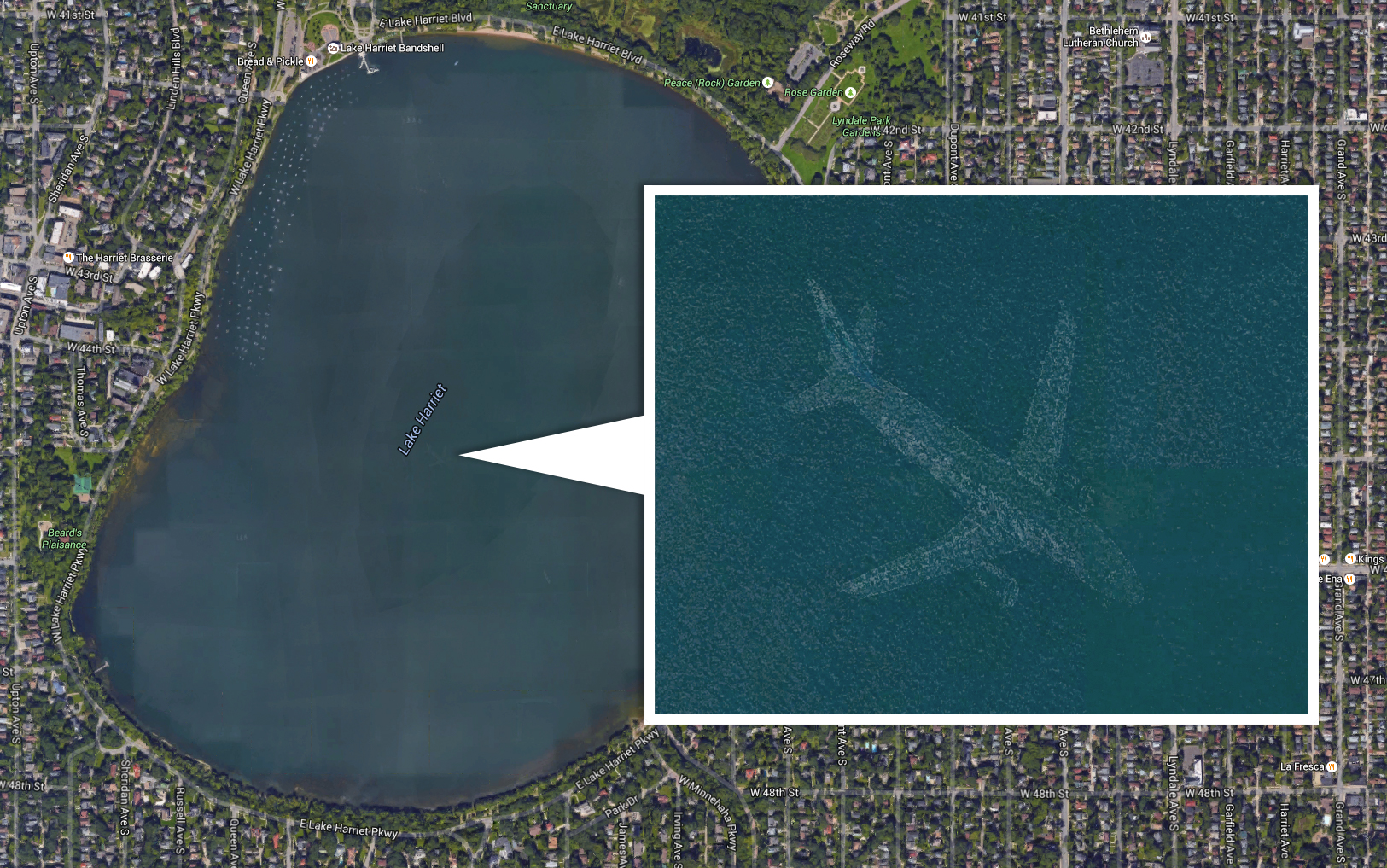 Risolto il mistero dell'aereo subacqueo avvistato con Google Maps