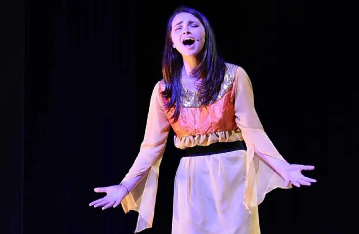 Artisti Emergenti: intervista a Viola Simmini, voce nuova per il Musical