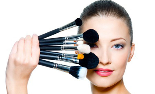 Cosmesi online, cosa comprano gli italiani?